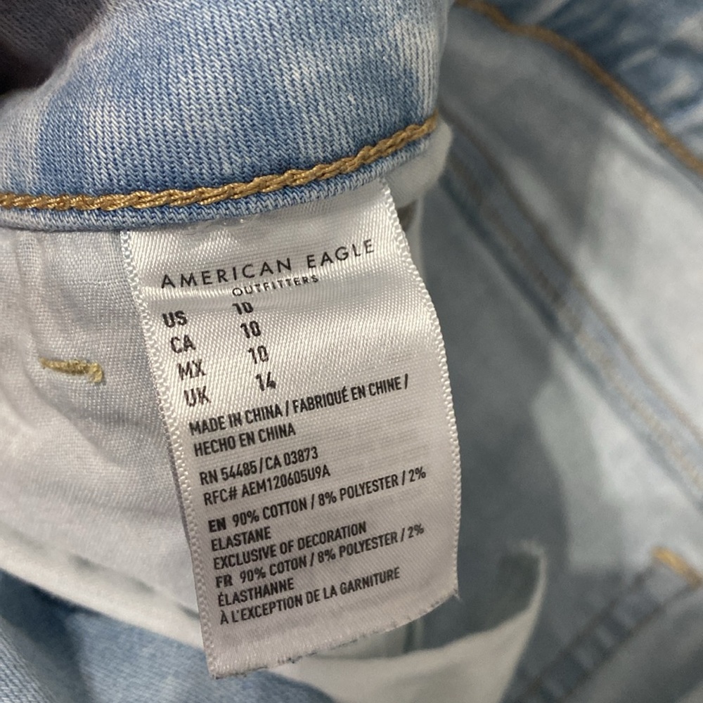 American Eagle Super High Rise Shortie, light wash - Picture 5 of 5
